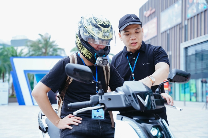 Giữa lúc Honda Vision ‘ngáo giá’, VinFast dùng ưu đãi hấp dẫn hút khách Việt mua xe máy điện ảnh 3