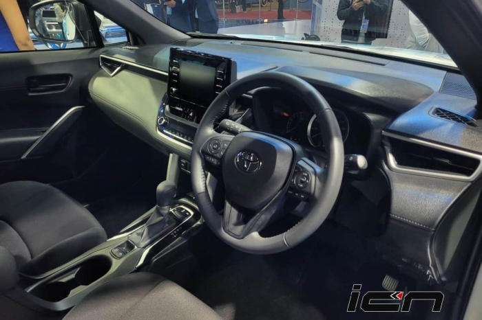 Toyota Corolla Cross phiên bản mới ra mắt, hứa hẹn khiến cho Hyundai Creta và Kia Seltos choáng ngợp ảnh 3