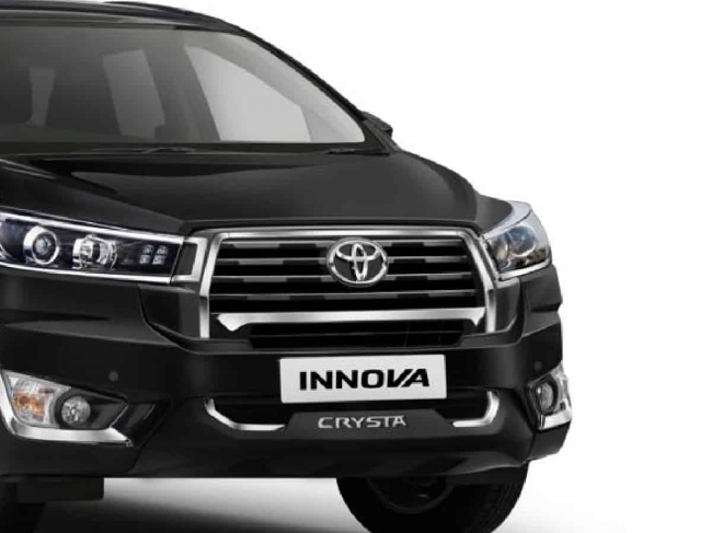 Tin xe trưa 28/1: Toyota Innova Crysta 2023 lộ diện với thiết kế cực đẹp, nhận cọc chỉ với 14 triệu ảnh 1