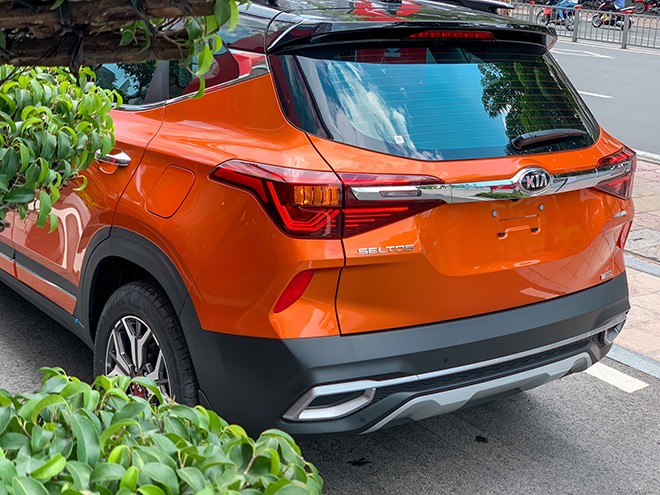 Giá xe Kia Seltos lăn bánh tháng 11/2023: Nhận siêu ưu đãi, so kè độ ‘hot’ với Hyundai Creta ảnh 4