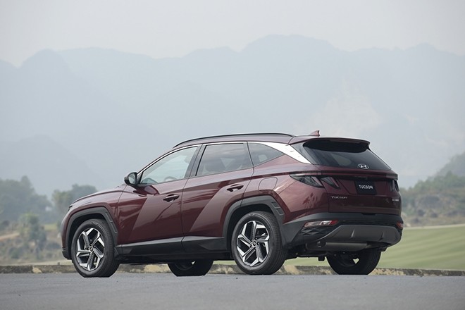 Giá lăn bánh Hyundai Tucson tháng 3/2023: Quá hấp dẫn với khách Việt, làm Honda CR-V ‘ngẩn ngơ’ ảnh 5