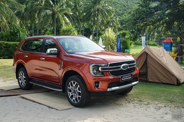 Giá lăn bánh Ford Everest tháng 8/2023 cực hời, Toyota Fortuner và Hyundai Santa Fe khó vượt qua ảnh 1