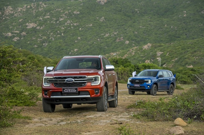 Giá lăn bánh Ford Everest tháng 8/2023 cực hời, Toyota Fortuner và Hyundai Santa Fe khó vượt qua ảnh 2