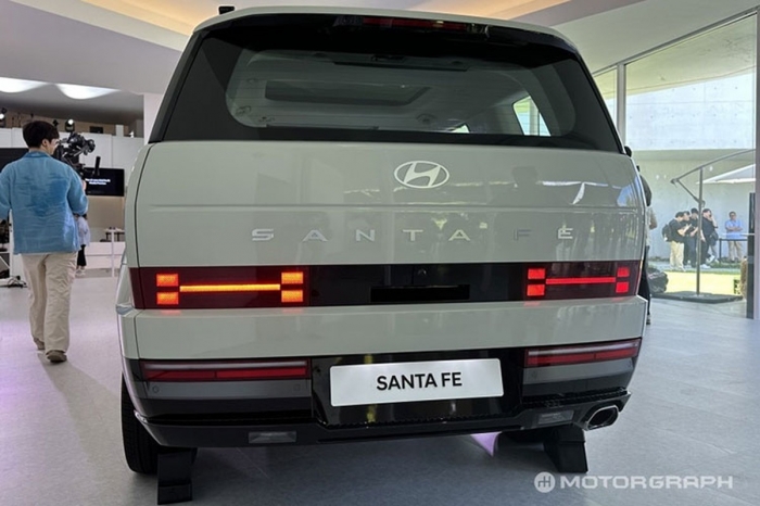 Hyundai Santa Fe 2024 gây sốt với giá từ 624 triệu đồng, quyết hạ bệ Ford Everest và Toyota Fortuner ảnh 3