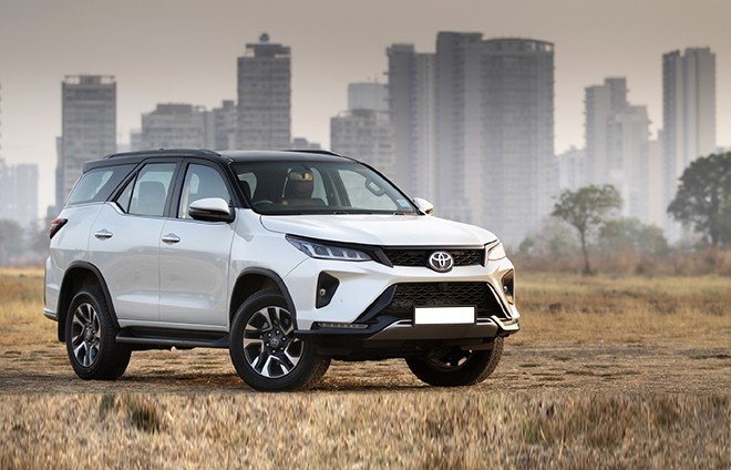 Giá lăn bánh Toyota Fortuner tháng 8/2023: Đe dọa ‘gạt giò’ Ford Everest và Hyundai Santa Fe ảnh 1