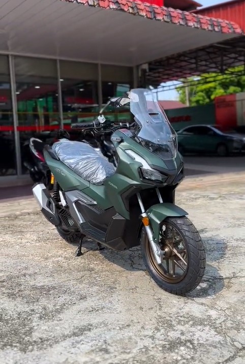 ‘Honda SH phiên bản đi phượt’ đã về đại lý với giá 73 triệu đồng, đẹp át vía Air Blade, có phanh ABS ảnh 1