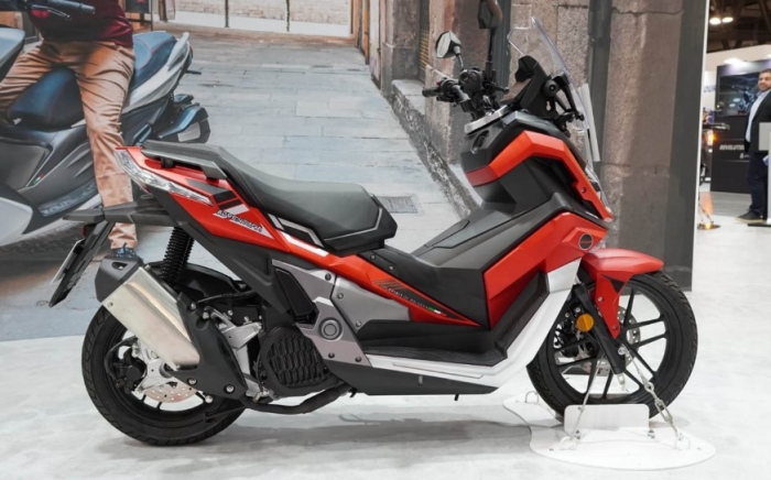 ‘Kẻ hủy diệt Honda Air Blade’ ra mắt với thiết kế cực chất, trang bị ABS 2 kênh ăn đứt cả SH Mode ảnh 3