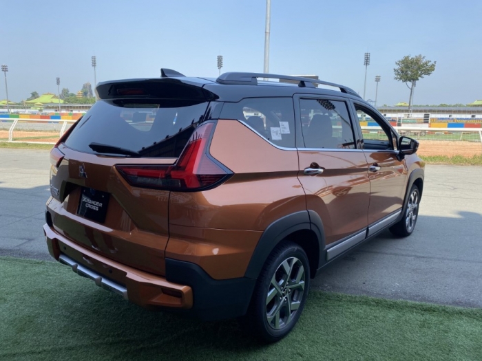 Giá xe Mitsubishi Xpander Cross lăn bánh đầu tháng 12/2024 kèm ưu đãi lớn, hạ đo ván Suzuki XL7 ảnh 4