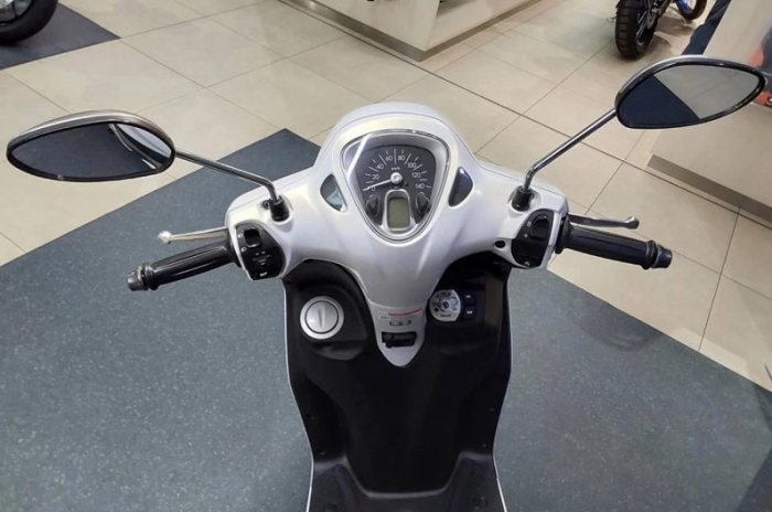 ‘Nữ vương’ xe ga Yamaha ngang giá Honda SH, thiết kế đẹp mắt lu mờ LEAD, cốp cực rộng ảnh 4