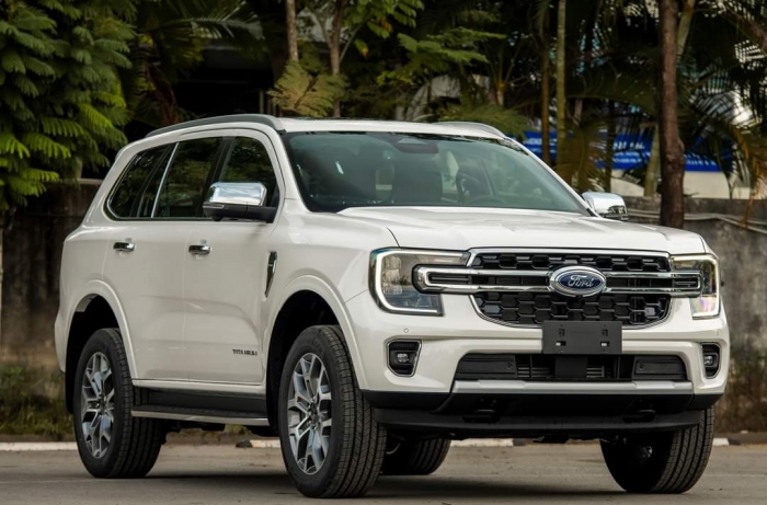 Giá lăn bánh Ford Everest cuối tháng 8/2024 kèm ưu đãi hấp dẫn, hạ gục Santa Fe và Toyota Fortuner ảnh 1