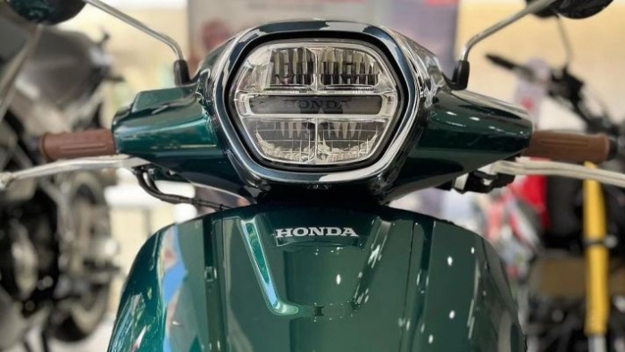 Tin xe trưa 10/9: ‘Tân binh’ xe ga Honda 160cc đẹp hơn SH giảm giá cả chục triệu, đẩy SH Mode ra rìa ảnh 1