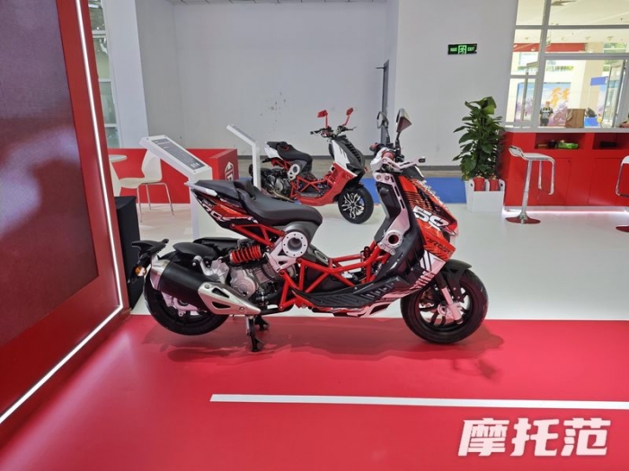 ‘Phế truất’ Honda SH, ‘vua xe ga' Ý 150cc ra mắt giá 65 triệu đồng, có ABS 2 kênh ăn đứt Air Blade ảnh 2