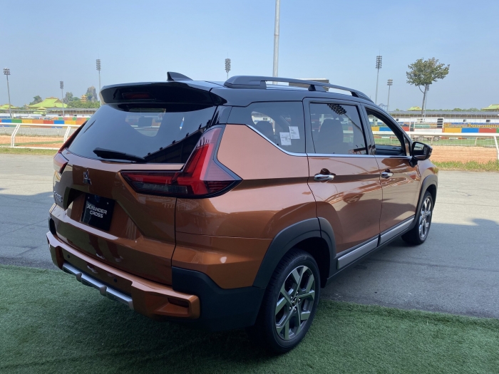 Giá lăn bánh Mitsubishi Xpander Cross mới nhất giữa tháng 1/2025: Tưng bừng ưu đãi, đã rẻ còn có quà ảnh 4