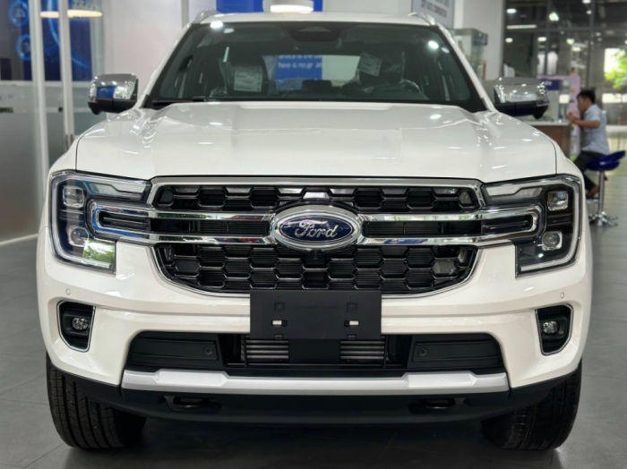 Giá lăn bánh Ford Everest đầu tháng 10/2025 cực rẻ, ‘đè bẹp’ cả Hyundai Santa Fe và Toyota Fortuner ảnh 2