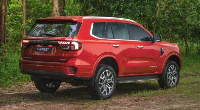 Giá lăn bánh Ford Everest đầu tháng 10/2025 cực rẻ, ‘đè bẹp’ cả Hyundai Santa Fe và Toyota Fortuner ảnh 4