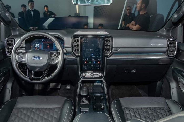 Giá lăn bánh Ford Everest đầu tháng 10/2025 cực rẻ, ‘đè bẹp’ cả Hyundai Santa Fe và Toyota Fortuner ảnh 7