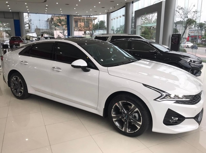 Nhận ưu đãi khủng, giá lăn bánh Kia K5 giảm mạnh giữa tháng 10/2025, ‘chơi tất tay’ với Toyota Camry ảnh 2