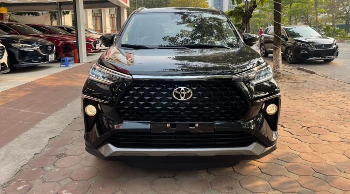Quyết ‘hạ gục’ Mitsubishi Xpander, Toyota Veloz Cross giảm giá lăn bánh cực sâu đầu tháng 10/2025 ảnh 1