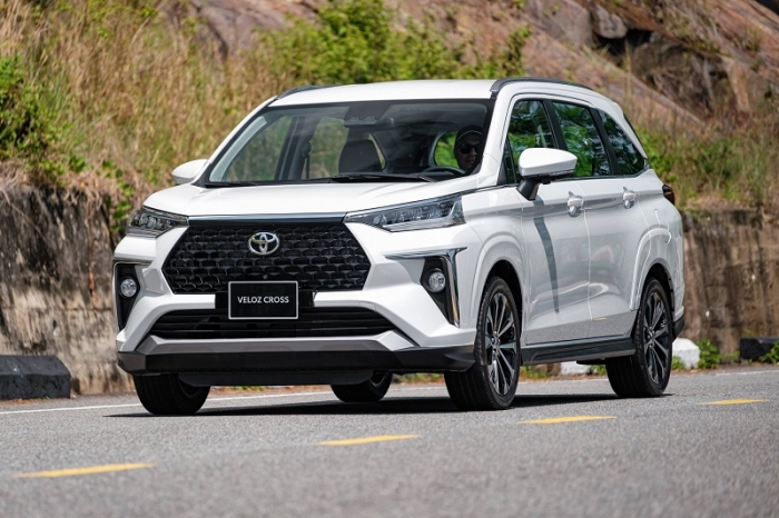 Quyết ‘hạ gục’ Mitsubishi Xpander, Toyota Veloz Cross giảm giá lăn bánh cực sâu đầu tháng 10/2025 ảnh 5