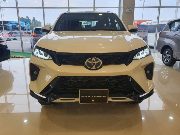 Toyota Fortuner có giá lăn bánh cực ‘mềm’ đầu tháng 10/2025, quyết ‘chơi tất tay’ với Ford Everest ảnh 4