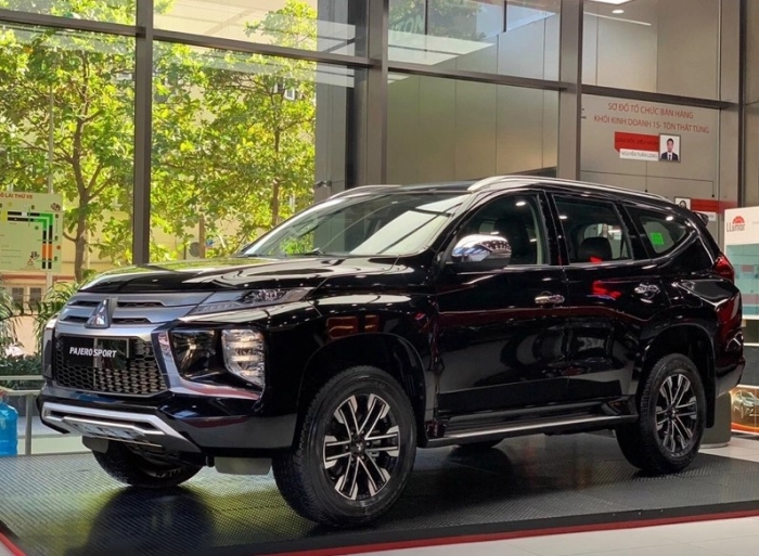 Giá lăn bánh Mitsubishi Pajero Sport rẻ ‘chạm đáy’, ‘ăn thua đủ’ với Ford Everest và Toyota Fortuner ảnh 3