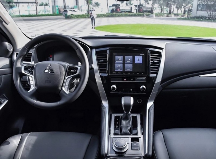 Giá lăn bánh Mitsubishi Pajero Sport rẻ ‘chạm đáy’, ‘ăn thua đủ’ với Ford Everest và Toyota Fortuner ảnh 5