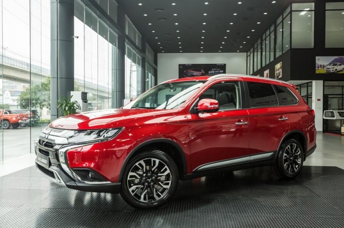 Giá Mitsubishi Outlander lăn bánh giữa tháng 10/2025 cực rẻ, ‘tất tay’ với Mazda CX-5 và Honda CR-V ảnh 2