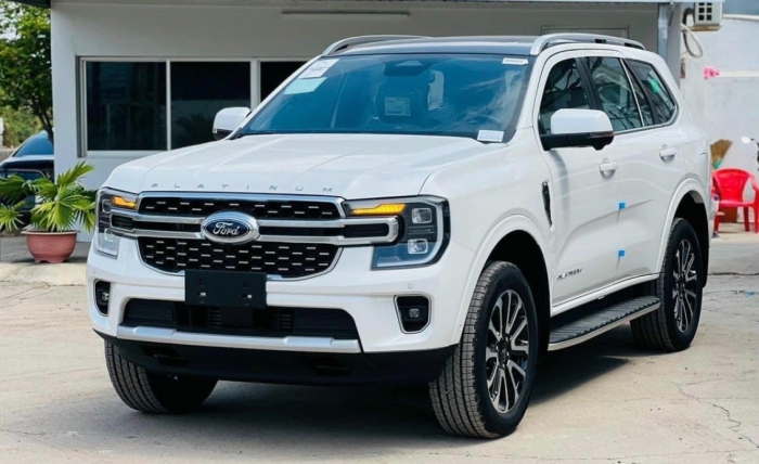 Giá Ford Everest lăn bánh giữa tháng 10/2025 giảm ‘thủng đáy’, ‘hạ gục’ Toyota Fortuner và Santa Fe ảnh 1