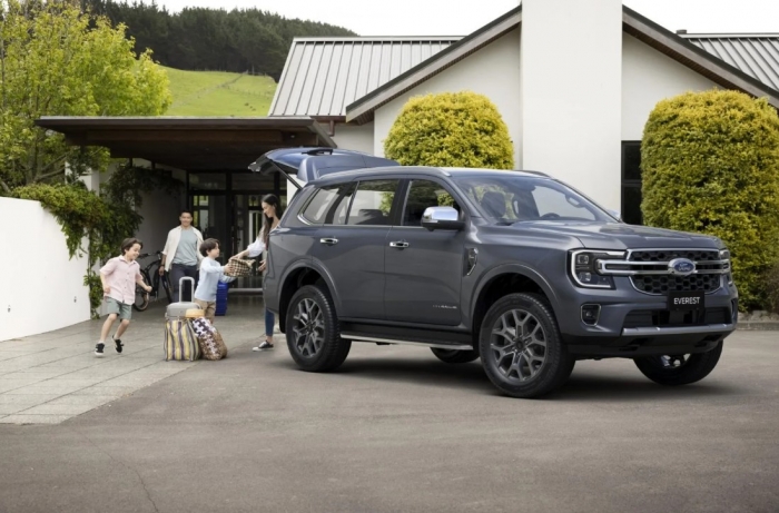 Giá Ford Everest lăn bánh giữa tháng 10/2025 giảm ‘thủng đáy’, ‘hạ gục’ Toyota Fortuner và Santa Fe ảnh 3