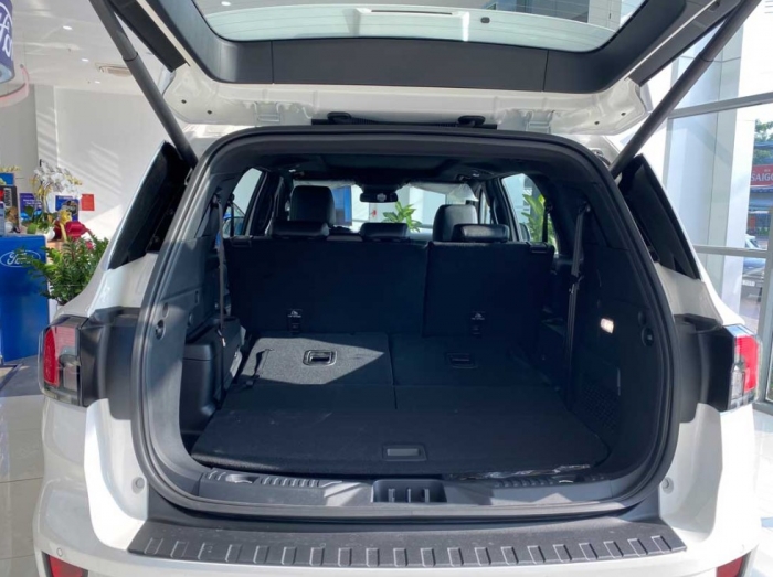 Giá Ford Everest lăn bánh giữa tháng 10/2025 giảm ‘thủng đáy’, ‘hạ gục’ Toyota Fortuner và Santa Fe ảnh 7
