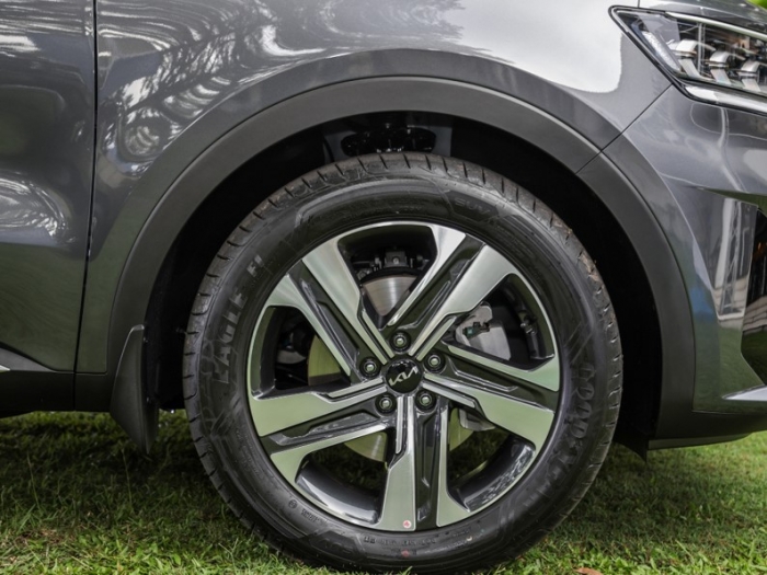 Giá xe Kia Sorento lăn bánh đầu tháng 10/2025 rẻ hơn hẳn Toyota Fortuner, quyết đấu Ford Everest ảnh 3