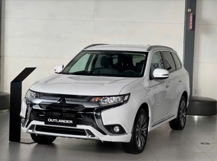 Giá lăn bánh Mitsubishi Outlander cuối tháng 10/2025 ‘rẻ hiếm thấy’, đè bẹp Mazda CX-5 và Honda CR-V ảnh 2