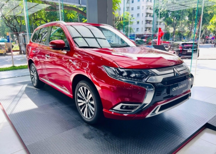 Giá lăn bánh Mitsubishi Outlander cuối tháng 10/2025 ‘rẻ hiếm thấy’, đè bẹp Mazda CX-5 và Honda CR-V ảnh 3