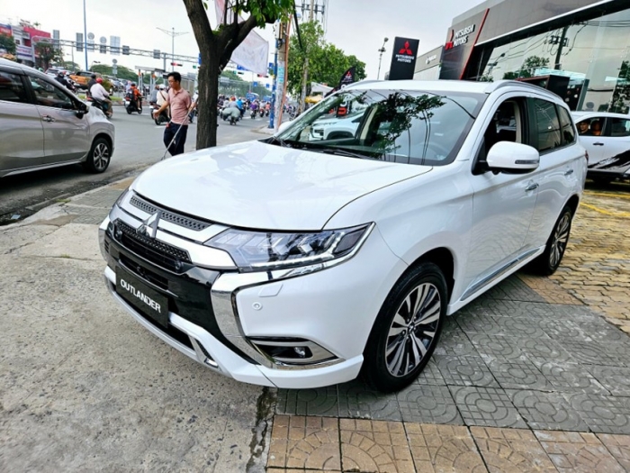 Giá lăn bánh Mitsubishi Outlander cuối tháng 10/2025 ‘rẻ hiếm thấy’, đè bẹp Mazda CX-5 và Honda CR-V ảnh 4