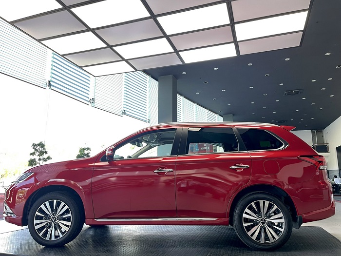 Giá lăn bánh Mitsubishi Outlander cuối tháng 10/2025 ‘rẻ hiếm thấy’, đè bẹp Mazda CX-5 và Honda CR-V ảnh 5