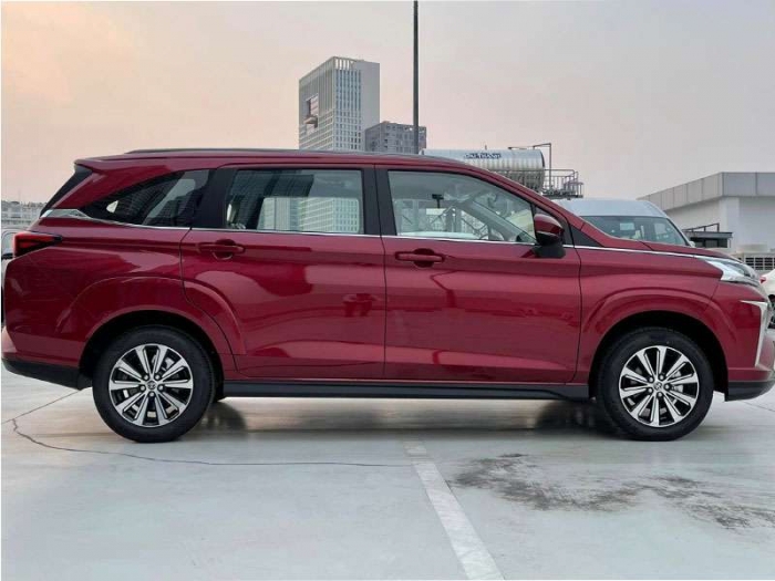 Giá lăn bánh Toyota Veloz Cross giảm mạnh giữa tháng 10/2025, quyết ‘soán ngôi’ Mitsubishi Xpander ảnh 3