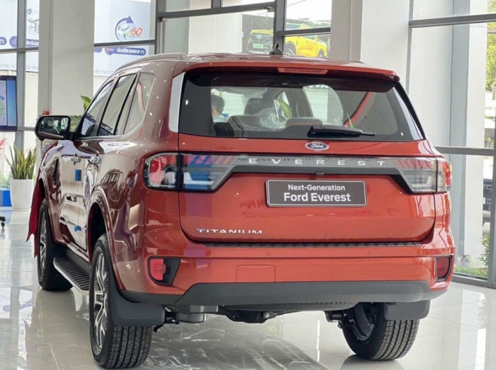 Giá lăn bánh Ford Everest giảm ‘sập sàn’ cuối tháng 10/2025 ‘khắc chế’ Santa Fe và Toyota Fortuner ảnh 5