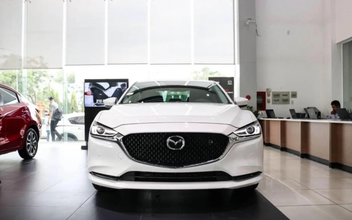 Giá lăn bánh Mazda6 cập nhật cuối tháng 10/2025: Rẻ hiếm thấy, ‘đè bẹp’ cả Toyota Camry và Kia K5 ảnh 3