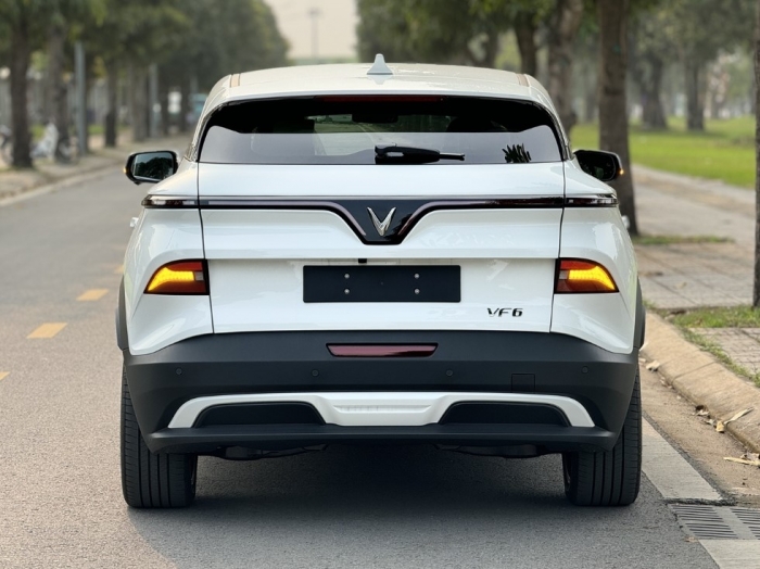 Giá lăn bánh VinFast VF 6 mới nhất cuối tháng 10/2025 hấp dẫn khó cưỡng, là ‘món hời’ cho khách Việt ảnh 5