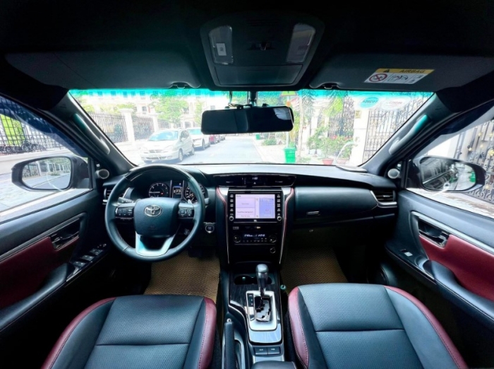 ‘Chơi sát ván’ Ford Everest, Toyota Fortuner giảm giá lăn bánh xuống ‘rẻ như cho’ đầu tháng 11/2025 ảnh 5