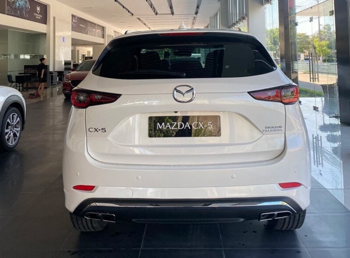 Duy trì sự thống trị, Mazda CX-5 đưa giá lăn bánh giảm chạm đáy, át vía Honda CR-V và Hyundai Tucson ảnh 4