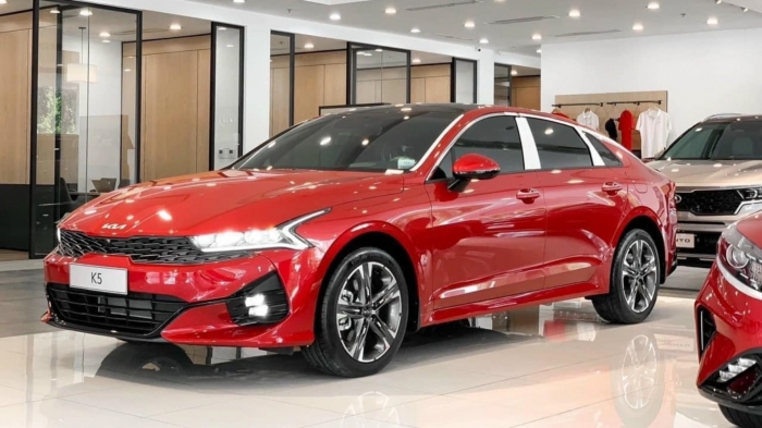 ‘Gạt giò’ Toyota Camry, Kia K5 hạ giá lăn bánh cực sâu nhờ ưu đãi ‘siêu khủng’ đầu tháng 11/2025 ảnh 2