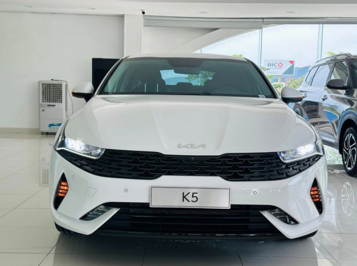 ‘Gạt giò’ Toyota Camry, Kia K5 hạ giá lăn bánh cực sâu nhờ ưu đãi ‘siêu khủng’ đầu tháng 11/2025 ảnh 4