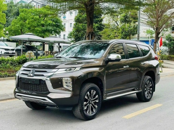 Giảm giá lăn bánh ‘sập sàn’, Mitsubishi Pajero Sport thách thức cả Ford Everest và Toyota Fortuner ảnh 2