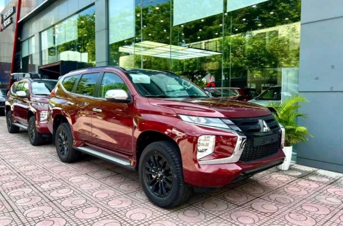 Giảm giá lăn bánh ‘sập sàn’, Mitsubishi Pajero Sport thách thức cả Ford Everest và Toyota Fortuner ảnh 3