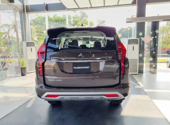 Giảm giá lăn bánh ‘sập sàn’, Mitsubishi Pajero Sport thách thức cả Ford Everest và Toyota Fortuner ảnh 4