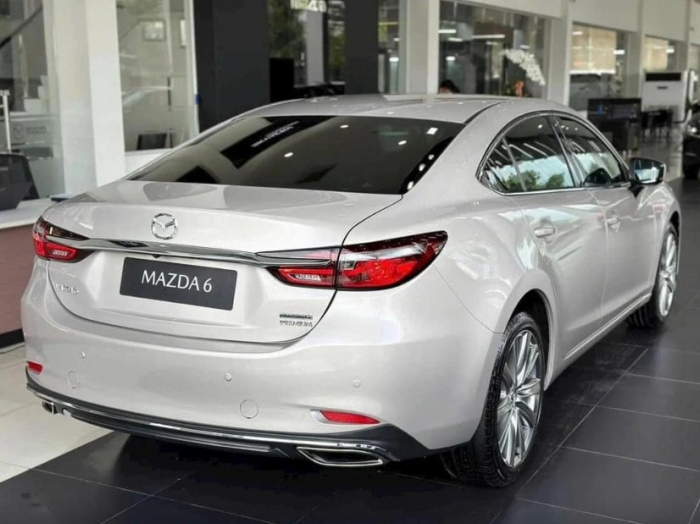 Cập nhật giá xe Mazda6 lăn bánh mới nhất cuối tháng 11/2025 rẻ hơn hẳn so với Kia K5 và Toyota Camry ảnh 3