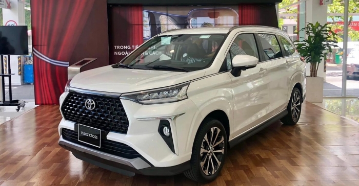 Gi&aacute; lăn b&aacute;nh Toyota Veloz Cross cuối th&aacute;ng 11/2025 &lsquo;rẻ kh&oacute; cưỡng&rsquo;, đe dọa hạ gục Mitsubishi Xpander ảnh 3