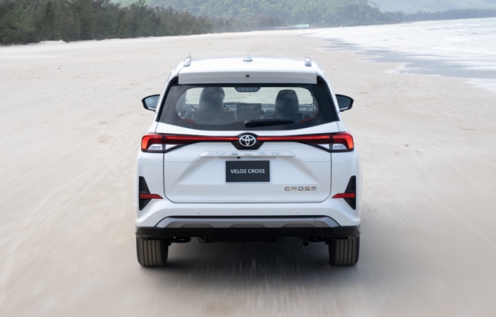 Gi&aacute; lăn b&aacute;nh Toyota Veloz Cross cuối th&aacute;ng 11/2025 &lsquo;rẻ kh&oacute; cưỡng&rsquo;, đe dọa hạ gục Mitsubishi Xpander ảnh 5