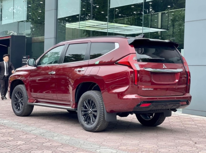 Mitsubishi Pajero Sport đe nẹt Fortuner và Ford Everest bằng giá lăn bánh cực rẻ giữa tháng 11/2025 ảnh 3